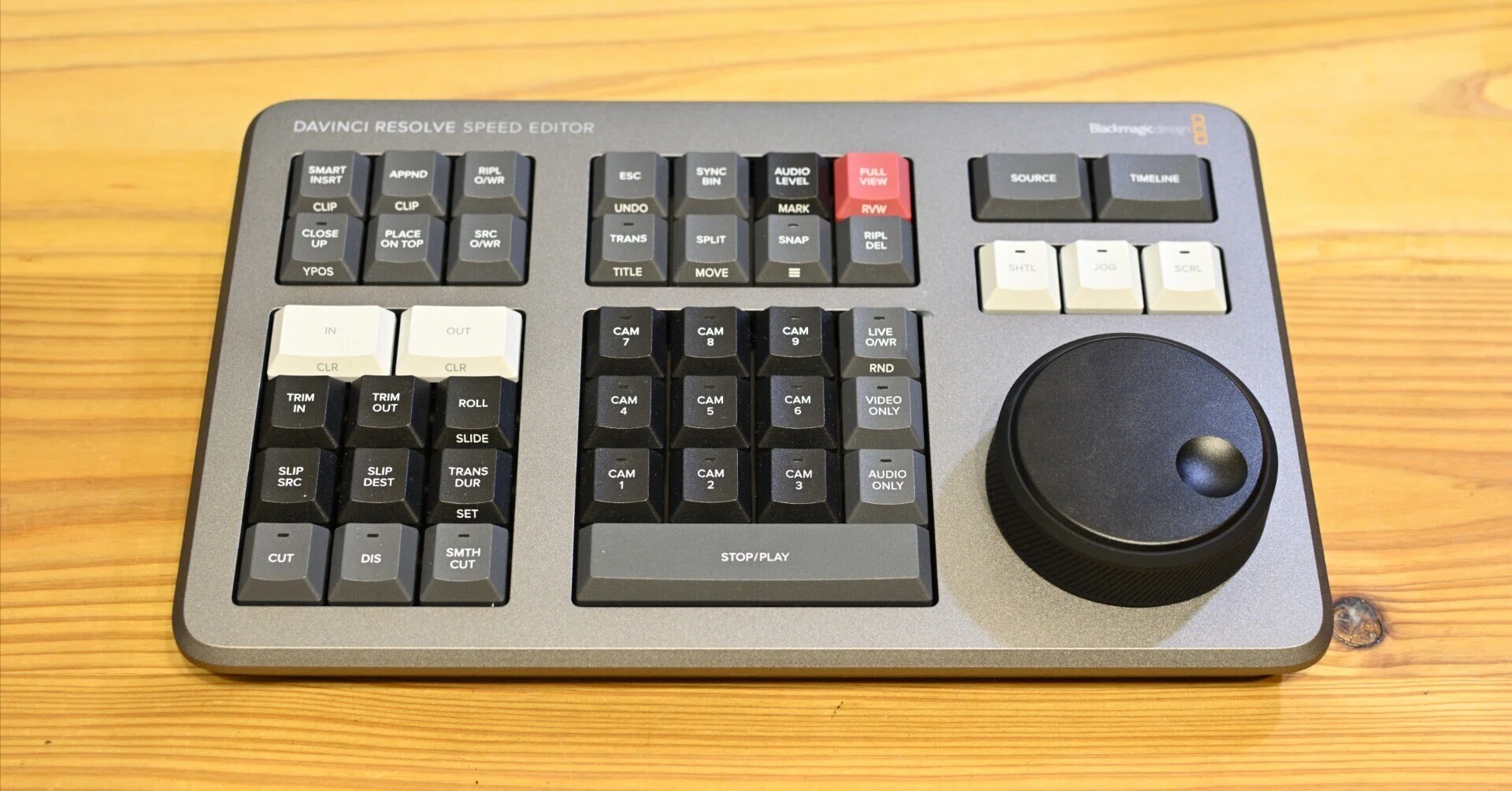 DaVinci Resolveを有料版にした。コントローラも生えてきた。｜不覚に