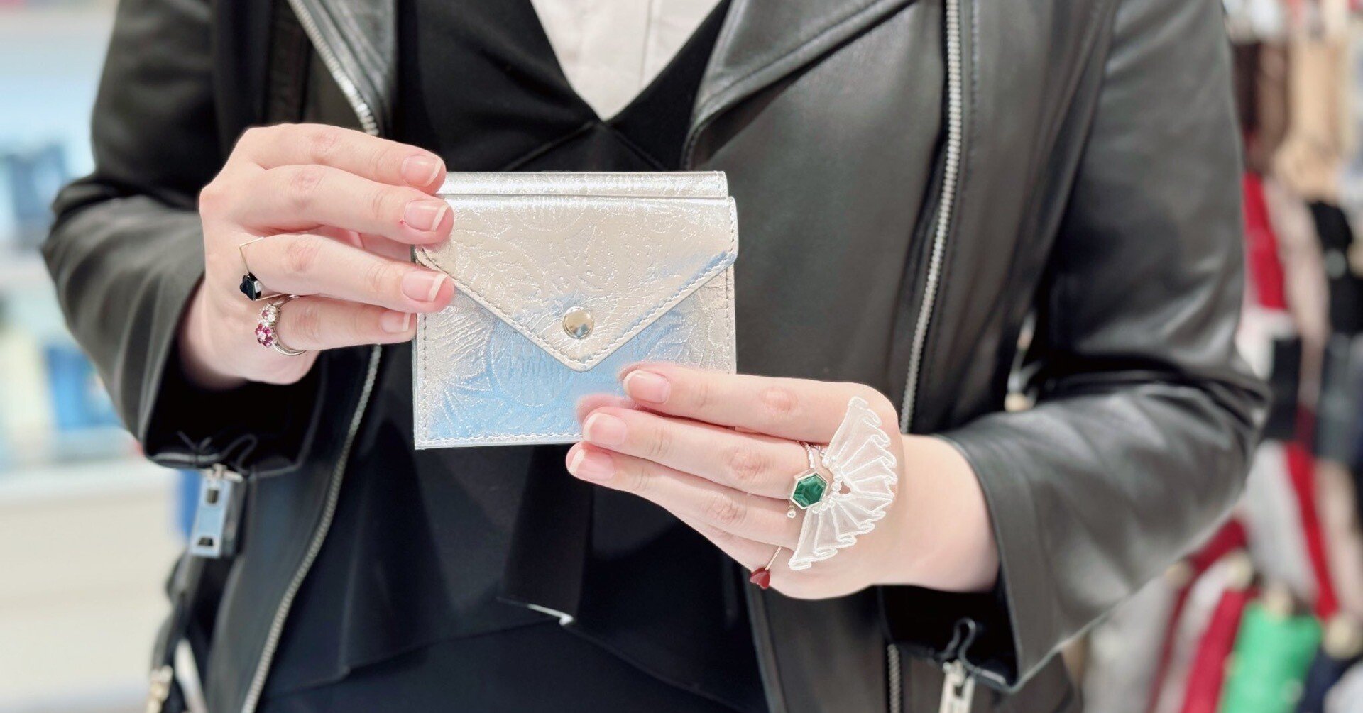 鎖を振り回して天下を獲るマダム、長年の憧れシャネル、新しいお財布