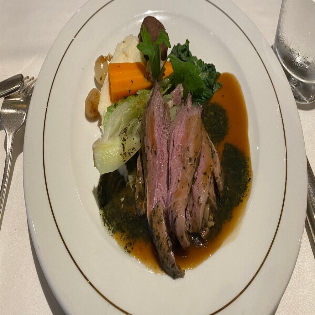 無料でクイーン・エリザベスの食事！ ディナーのフルコースも