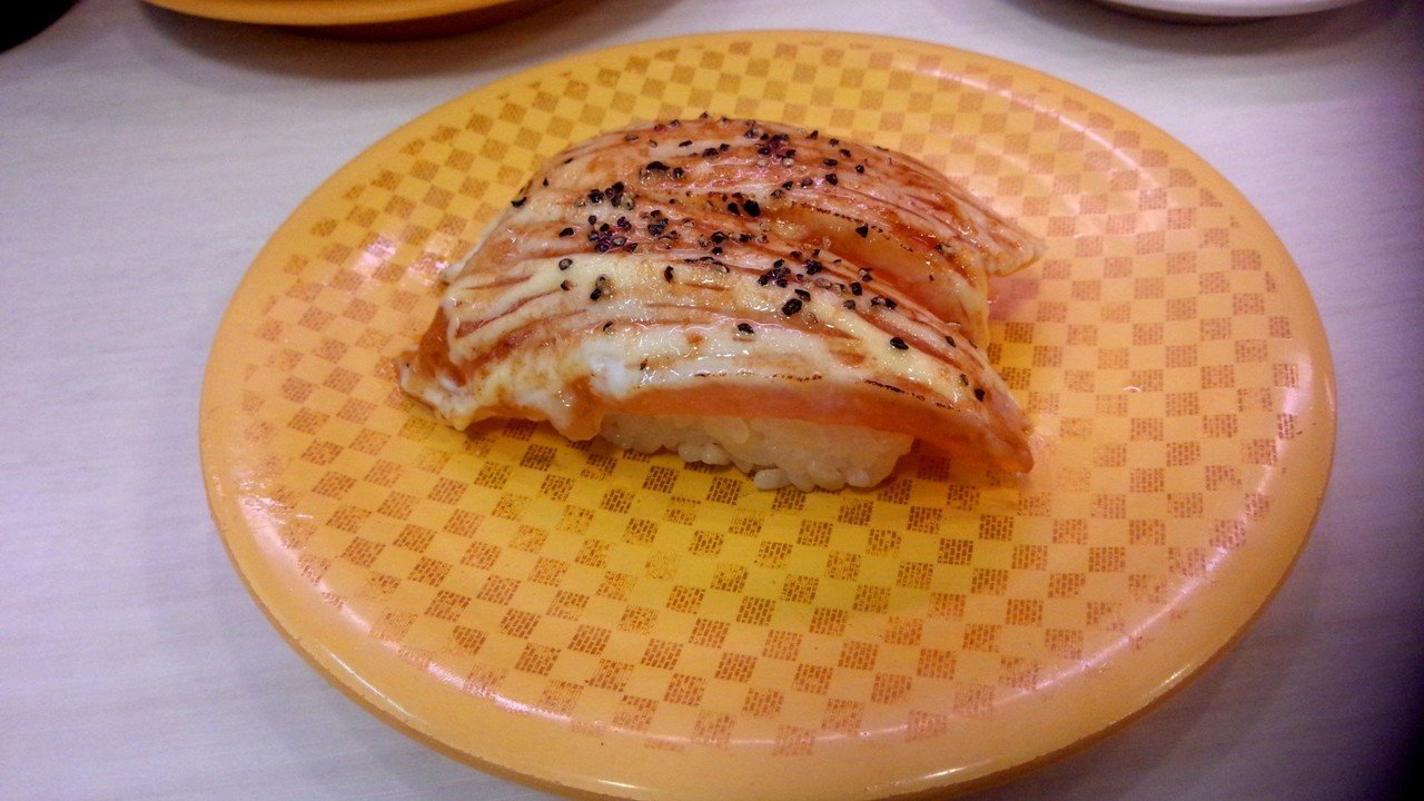 100円寿司 びん長まぐろペッパーマヨ炙り 魚べい Yamato Note 100円寿司 びん長まぐろペッパーマヨ炙り 魚べい Yamato Note