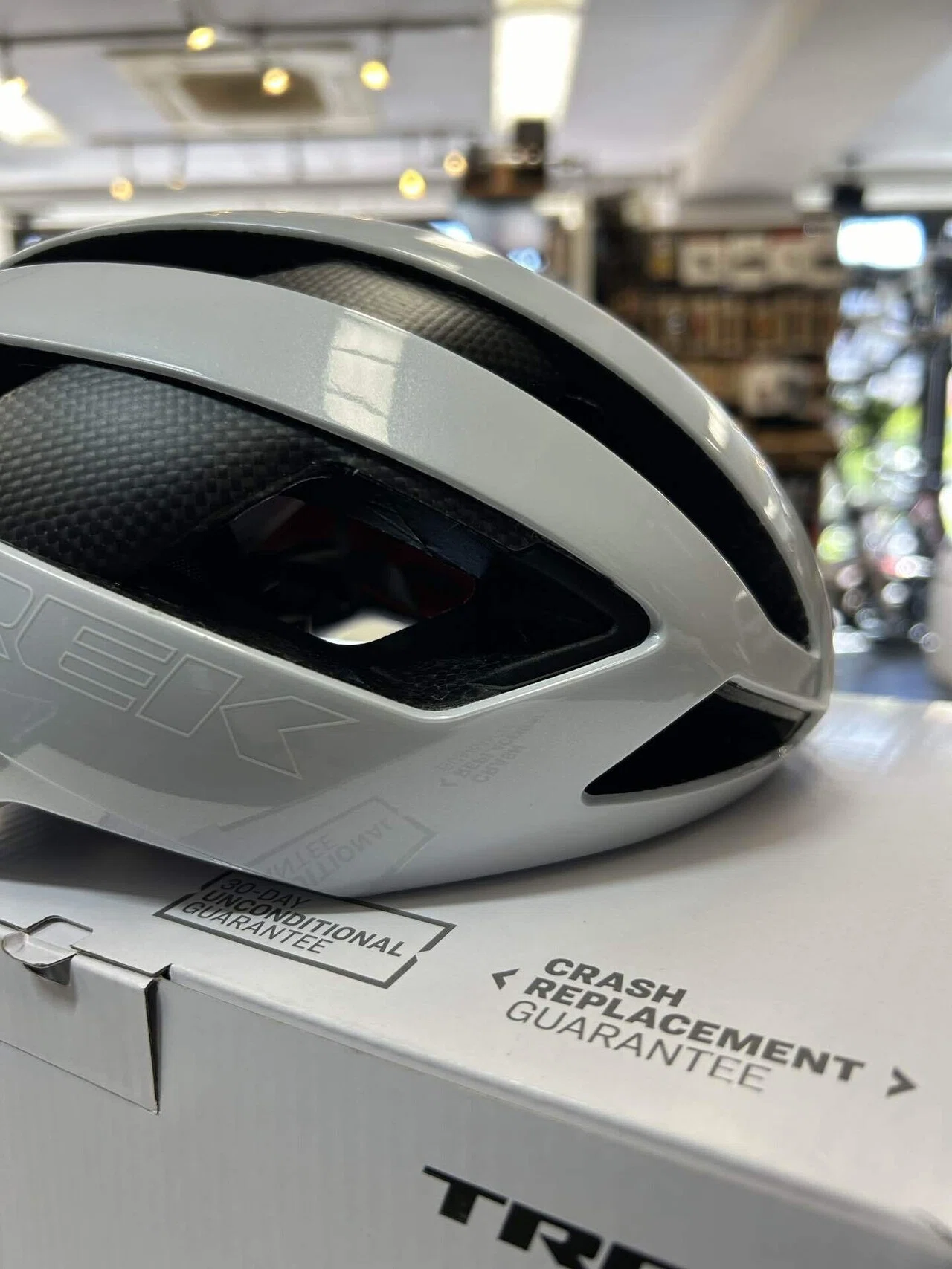 TREK 新型Velocis MIPS AsiaFit｜サンクスサイクルラボ小岩店
