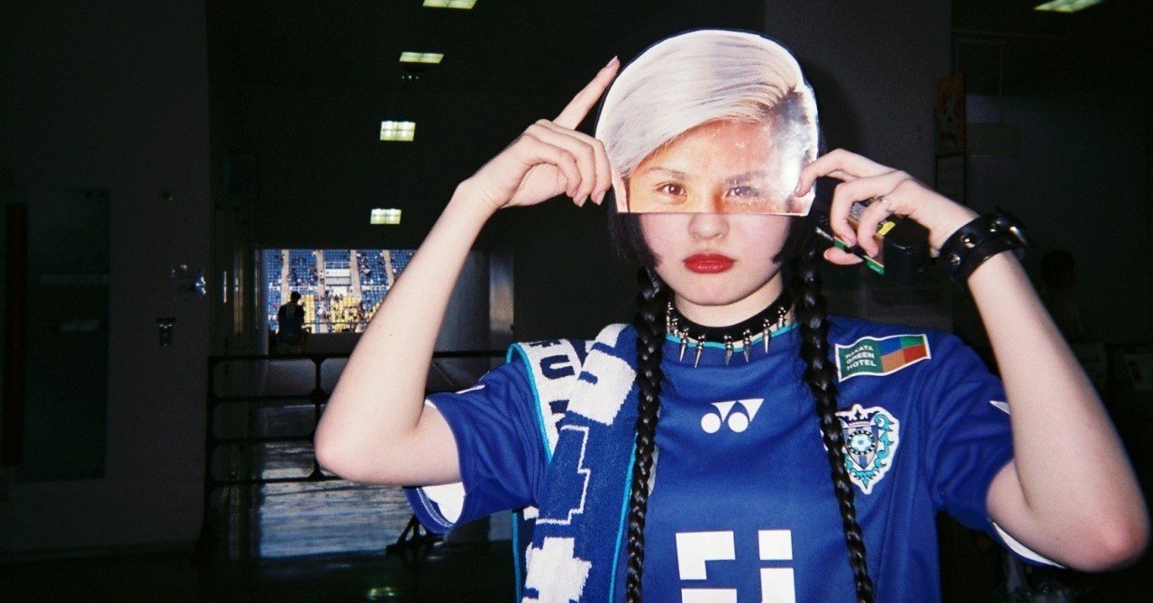 初めてのサッカー観戦をする女子高生2人組に 写ルンです を渡してみた 龍 恭平 Ryu Kyohei 22 Note 初めてのサッカー観戦をする女子高生2人組に 写ルンです を渡してみた 龍 恭平 Ryu Kyohei 22 Note