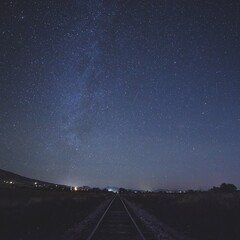 線路に続く Follow_the_railroad_tracks
