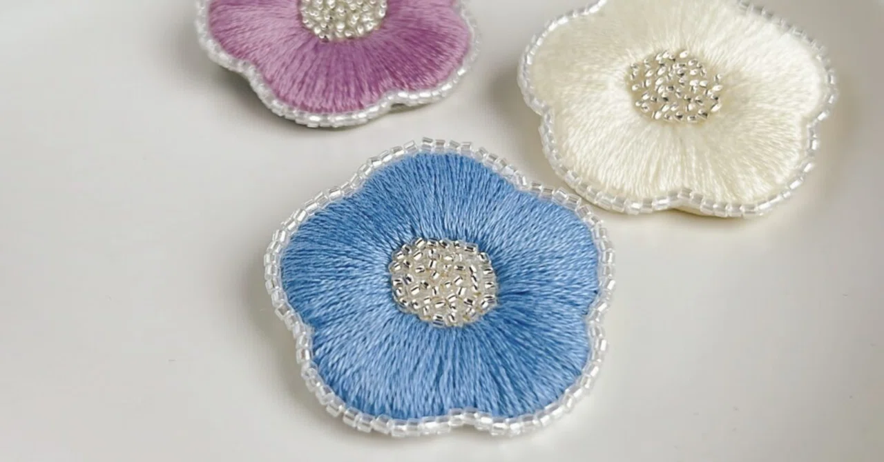 無料図案】お花の刺繍ブローチ 作り方｜sakukit