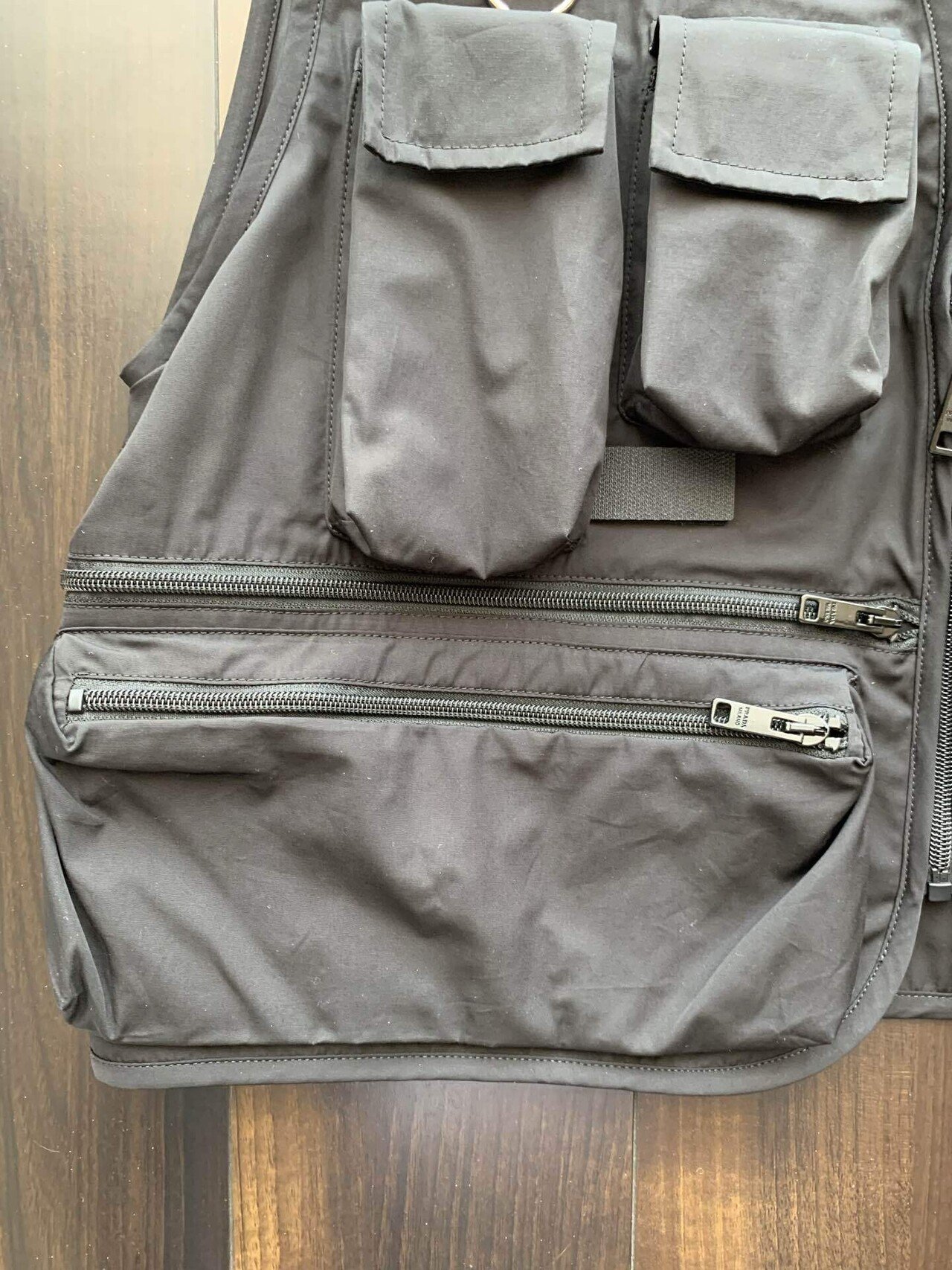 77.PRADA SUMMER24②コットンベスト|羽生健太郎 77.PRADA SUMMER24②コットンベスト|羽生健太郎