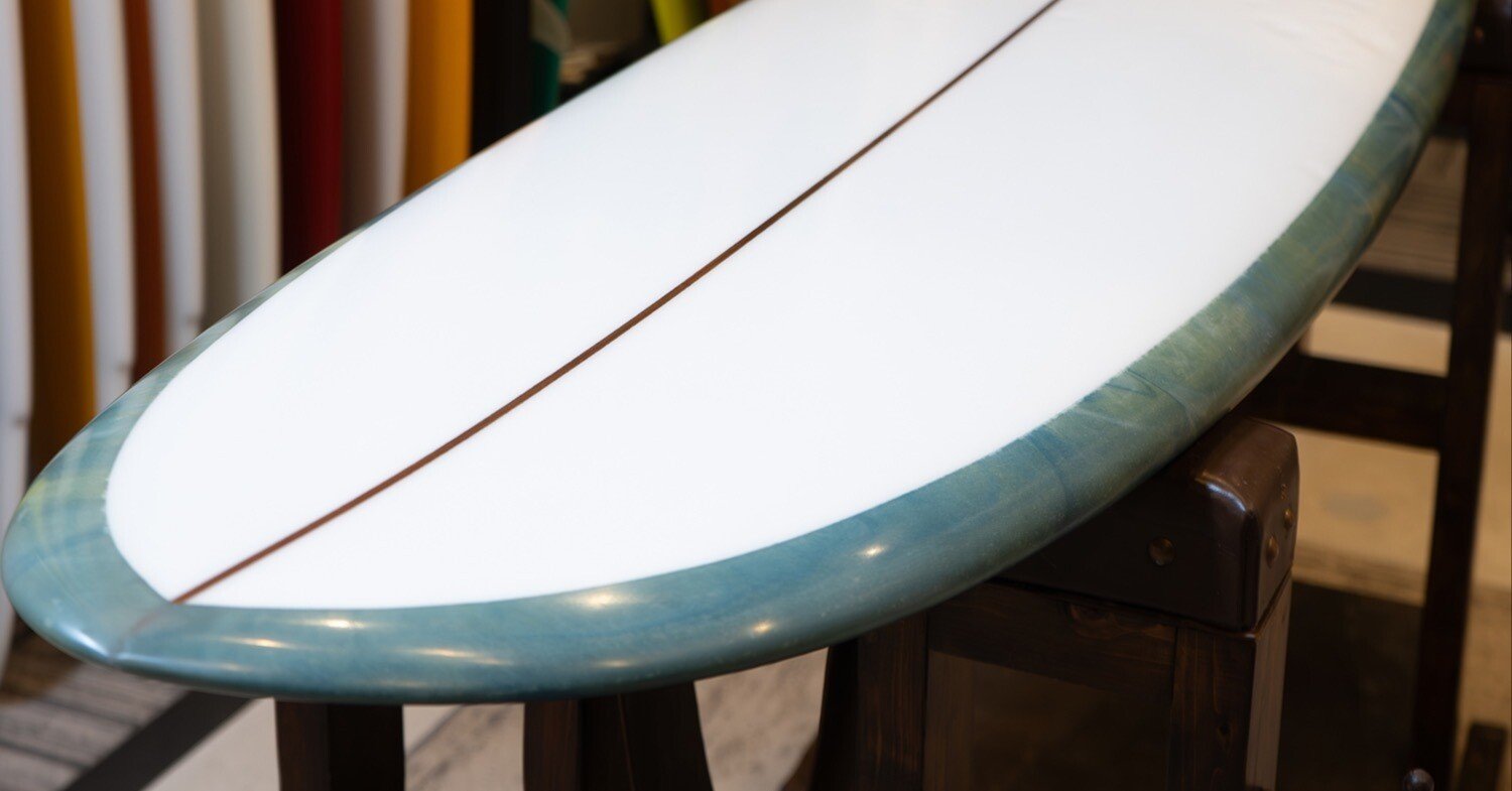 ロングボードのような最速のテイクオフが可能の中古ミッドレングス入荷