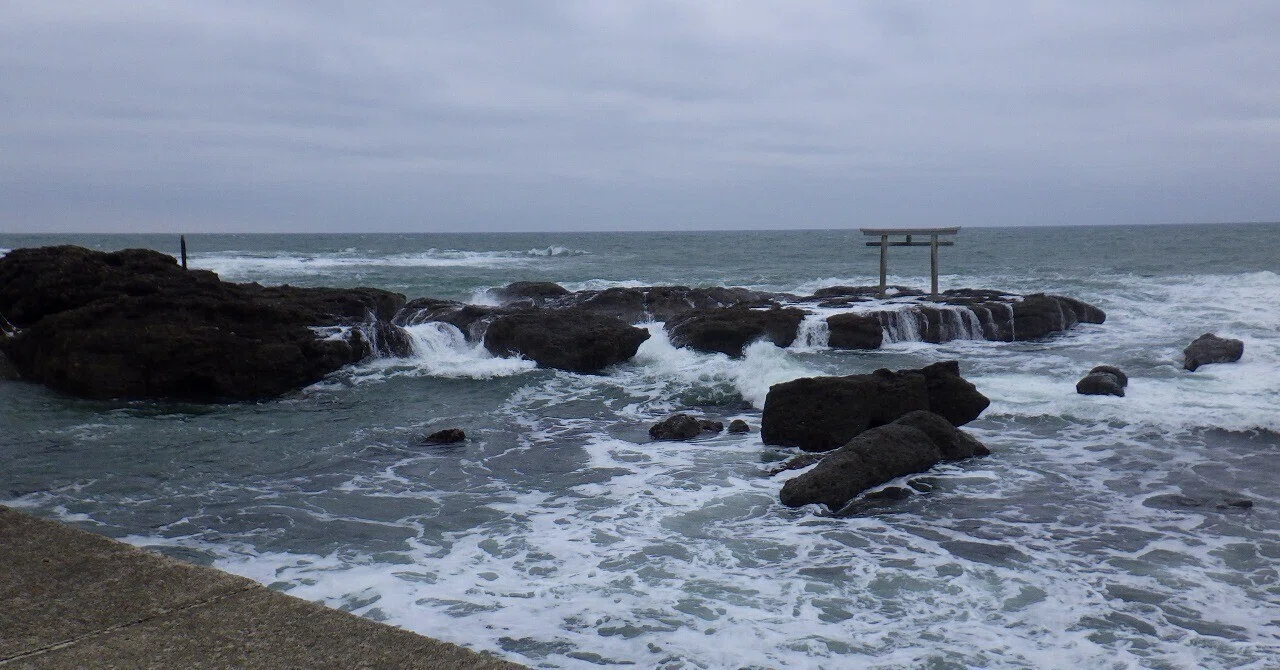 瑪瑙とチャートと奇石！大洗海岸・磯前神社前でビーチコーミング｜ny0l0n