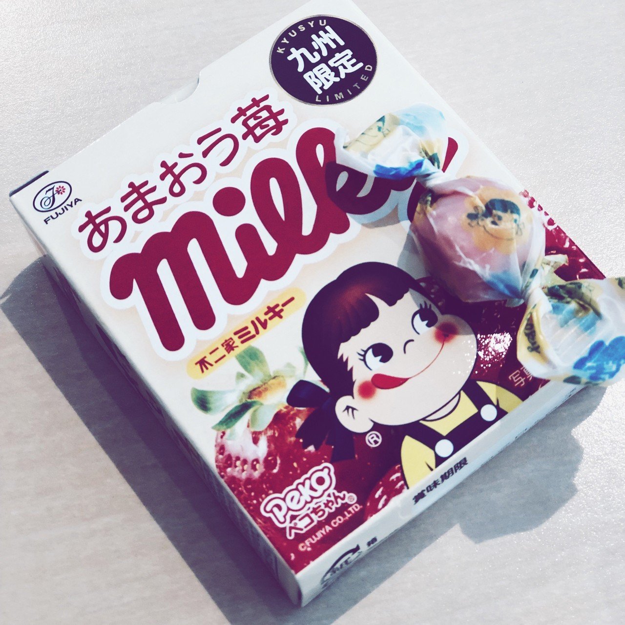 久し振りにミルキーを食べた 時々私は歯がボロボロと崩れ落ちる夢を見るのだけれど ミルキー食べてると歯 がそのまま抜けてしまうのではないかとふと不安になる 別に歯がそれで抜けた試しがあるわけではないのに不 ゆかりーぬ Yuka Fujita Note