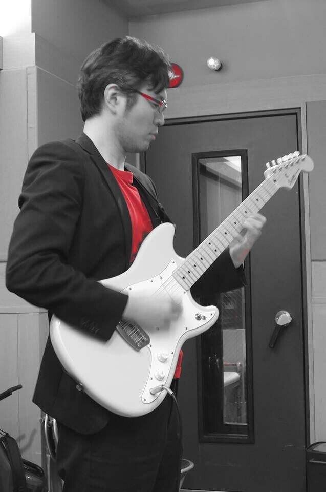 斉藤ギター白黒