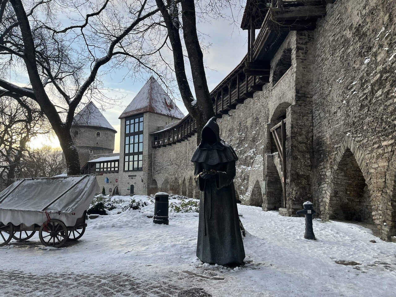 高台から見えるおもちゃ箱、エストニア🇪🇪タリン｜すかいだい
