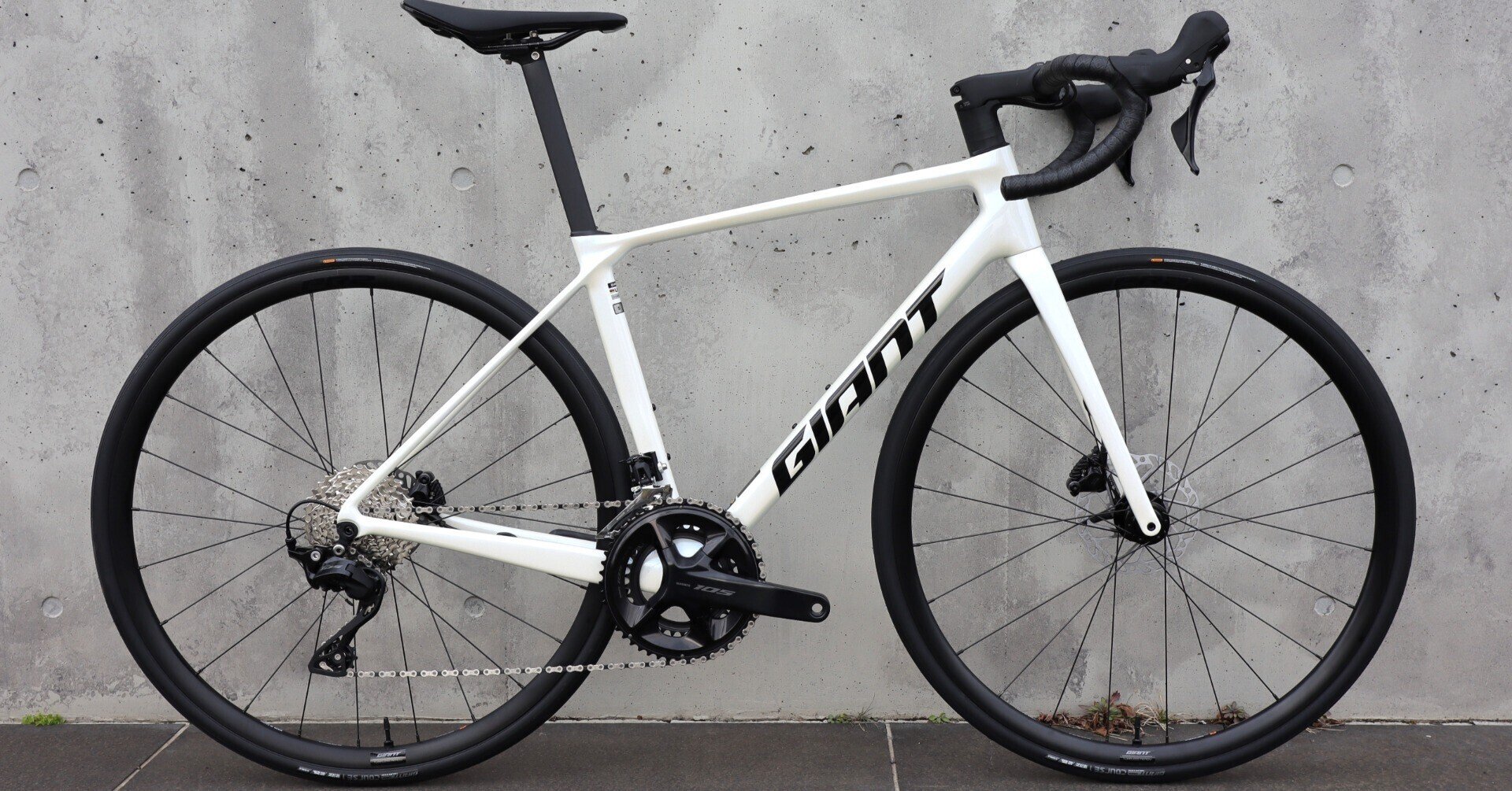 1台限定スペシャルオファー』GIANT 2025年モデル TCR ADVANCED 2完成車