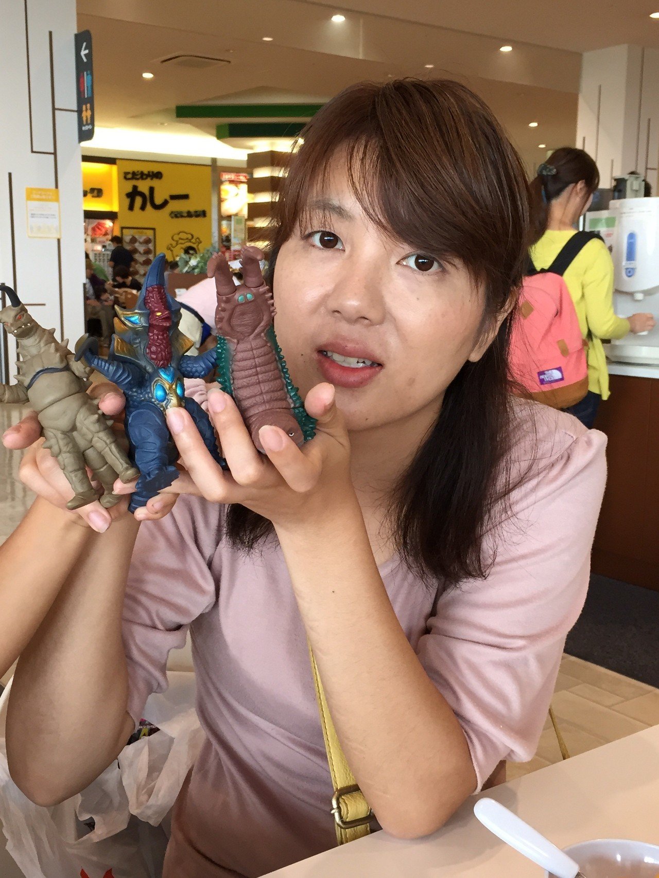 35歳 あと半年で36歳 顔が老いと若さと混じってるなぁ 汚い けれど 革製品は使ったほうが 馴染む的な良さ 笑 社会に馴染む的な いや 全然馴染んでないと思う Helterskelter Note