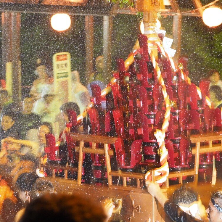 週末に行きたいお祭り
https://j-matsuri.com/yugawarayukakematsuri/
桶を持って参加する温泉地ならではのお祭り。びしょ濡れは必至。
#神奈川県
#足柄下郡
#5月
#まつりとりっぷ #日本の祭 #japanese_festival #祭 #祭り #まつり #祭礼 #festival #旅 #travel #Journey #trip #japan #ニッポン #日本 #祭り好き #お祭り男 #祭り好きな人と繋がりたい #日本文化 #伝統文化 #伝統芸能
