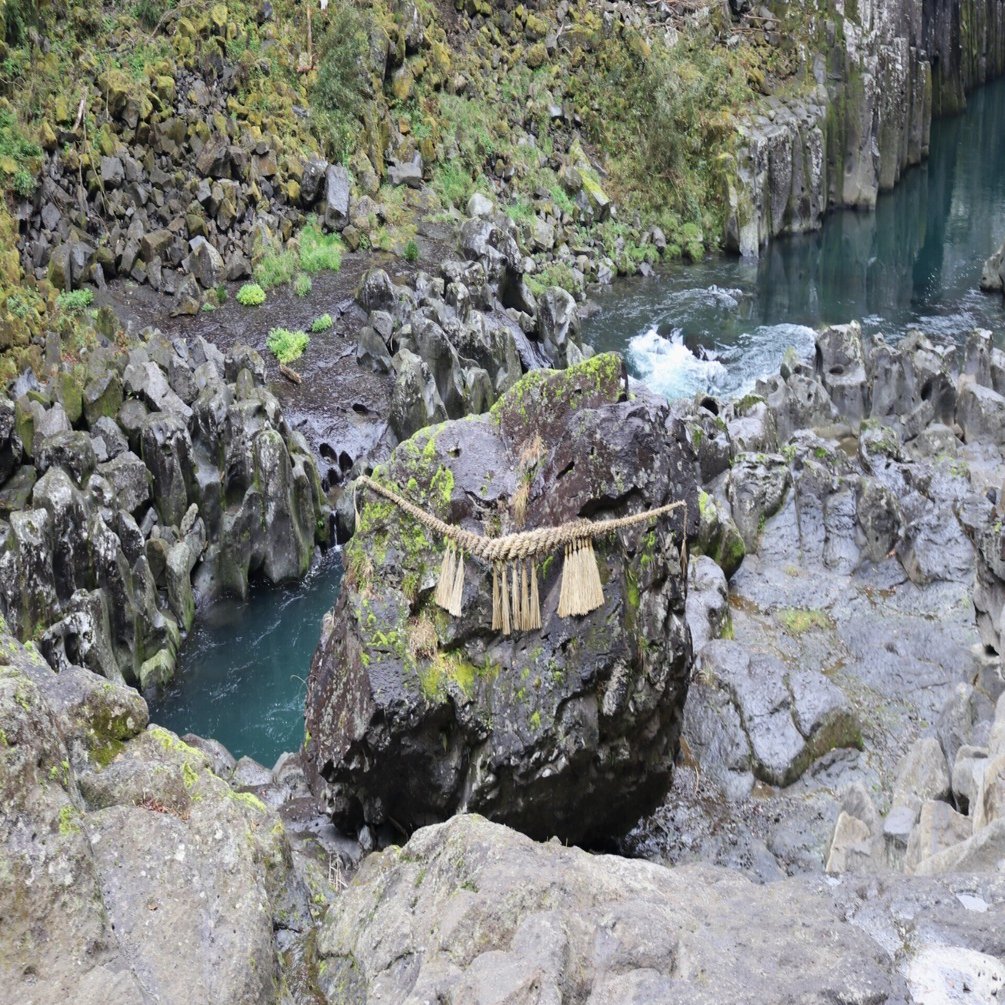 写真】高千穂峡散策と鬼八の力石｜Abbey -旅するように暮らす、暮らす