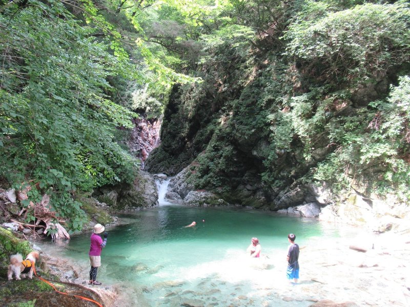 山梨県白州 天然のプール 天国すぎる渓谷です のだオバさん Note 山梨県白州 天然のプール 天国すぎる渓谷です のだオバさん Note