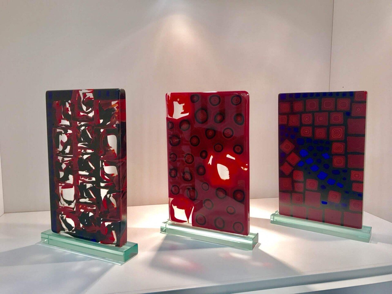 土田康彦 ヴェネツィアガラス 深皿 オブジェ 青×赤 アートガラス インテリア 土田康彦 ヴェネツィアガラス 青の情熱 オブジェ アートガラス