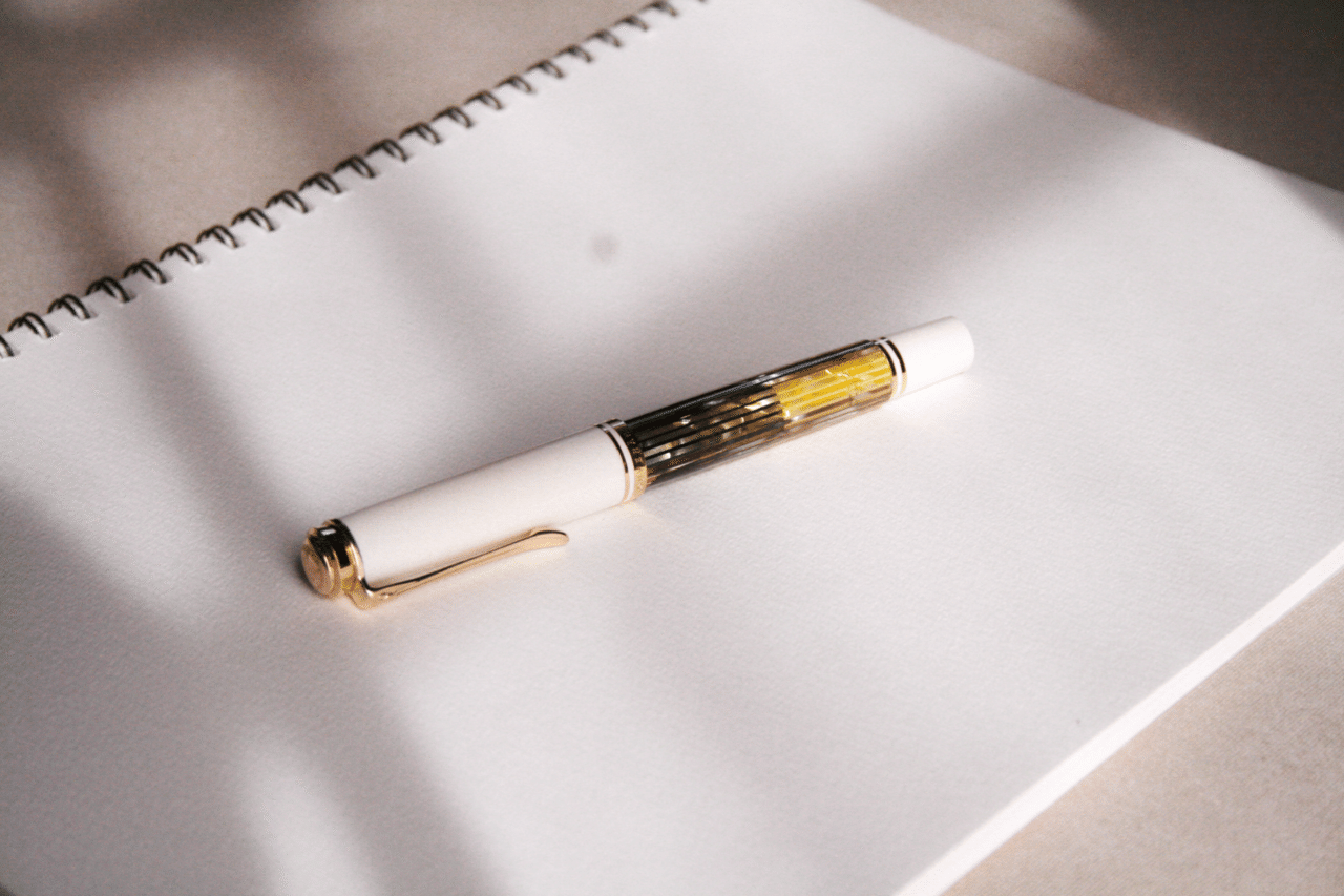 Pelikan Souverän White Tortoise M400｜窓