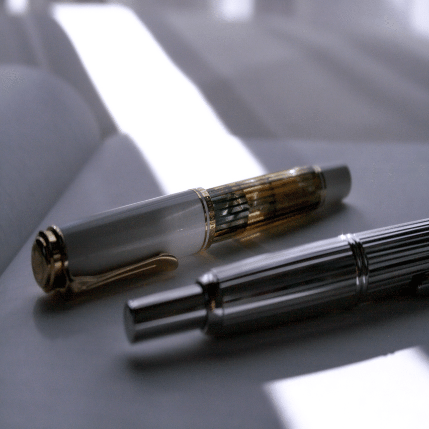 Pelikan Souverän White Tortoise M400｜窓