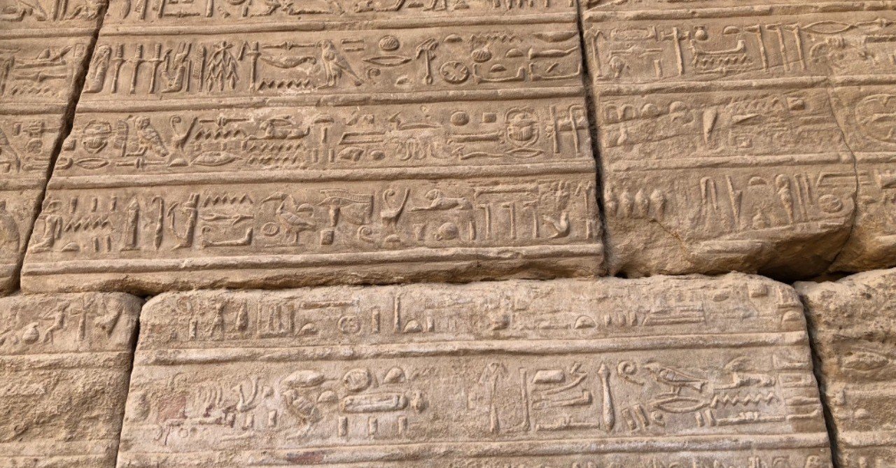 エジプト旅行記⑩ 〜カルナック神殿・後半 ヒエログリフ〜｜YUMIKO