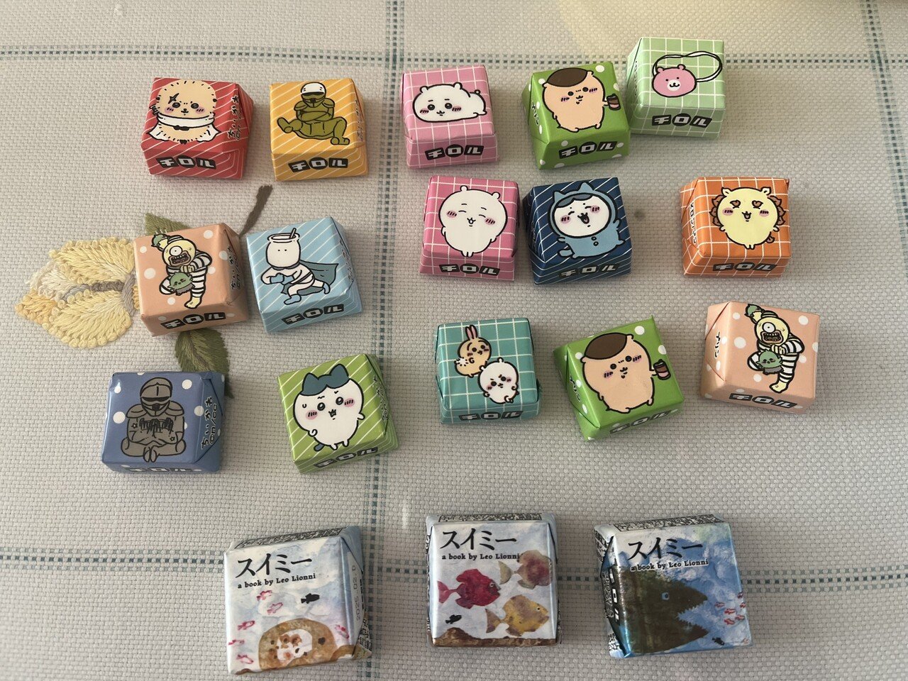チロルチョコ　包み紙　233枚 チロルチョコ包み紙233枚