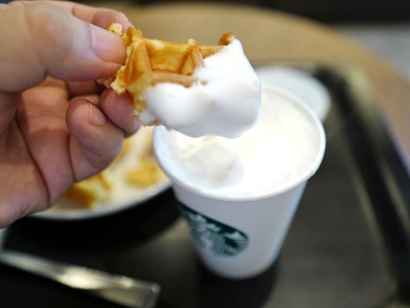ボクのスターバックス ボクのスタイルでワッフルを食べる サカキシンイチロウ Note