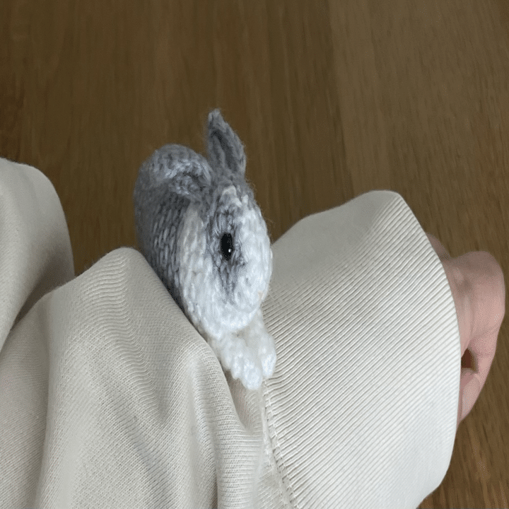 腕につける「あみぐるみバッジ」｜まろん・ど・もんぶらん