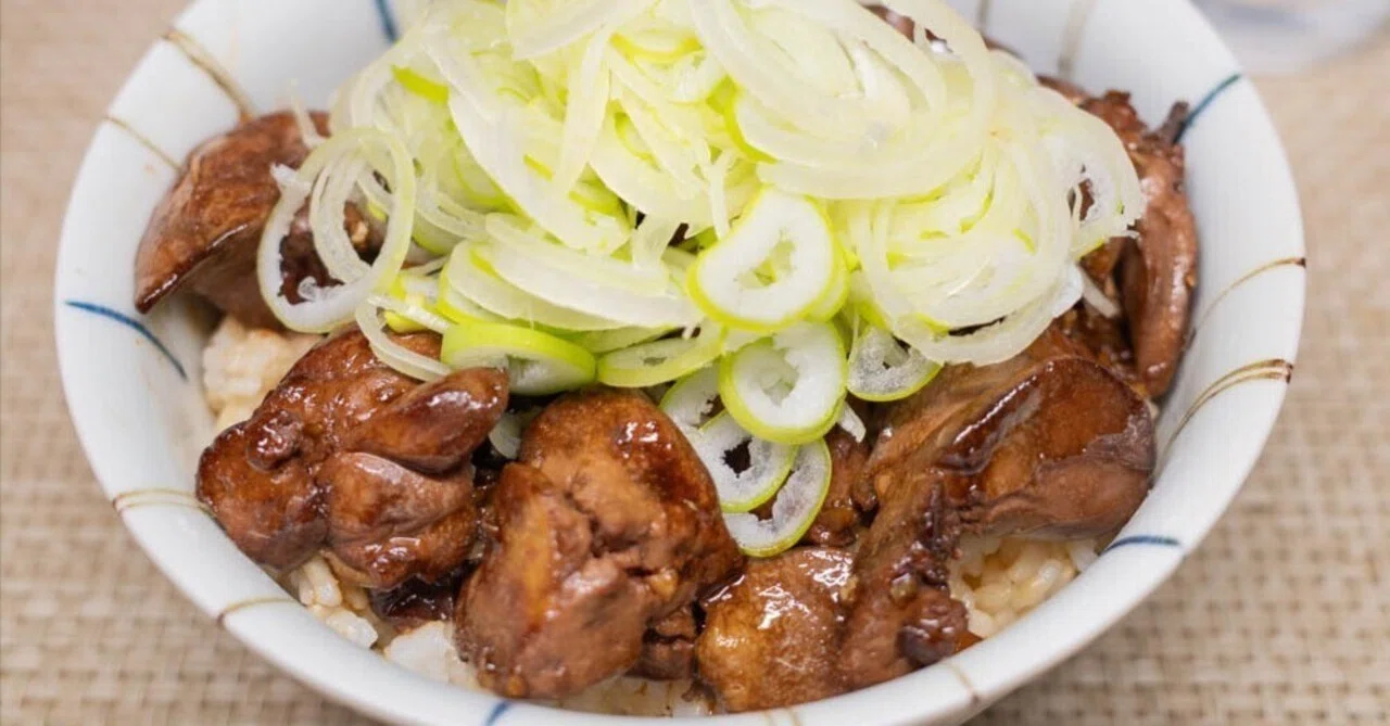 鶏もつ丼｜movinow