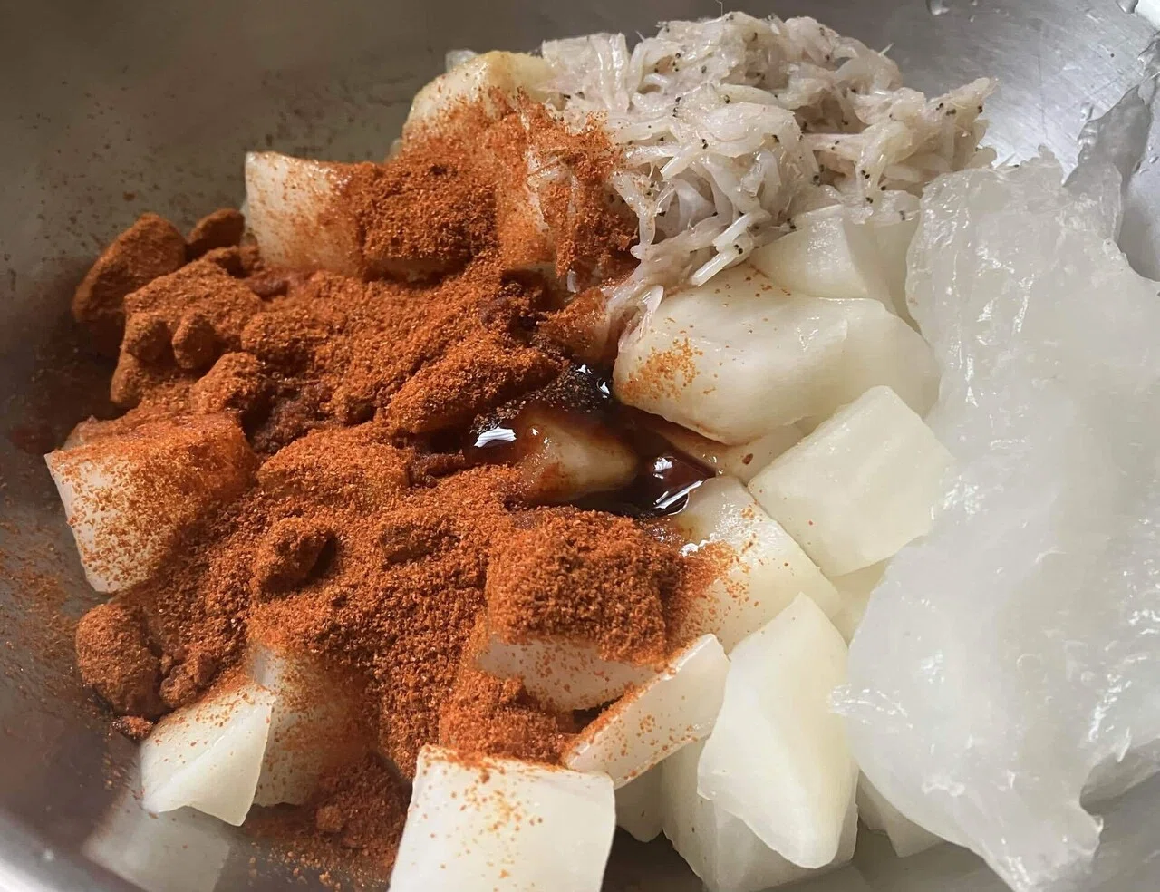 カクテキ（大根のキムチ） Kaktugi kimchi / Cubed radish kimchi