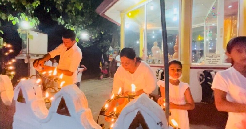 スリランカの満月の祭日「ポーヤデー」