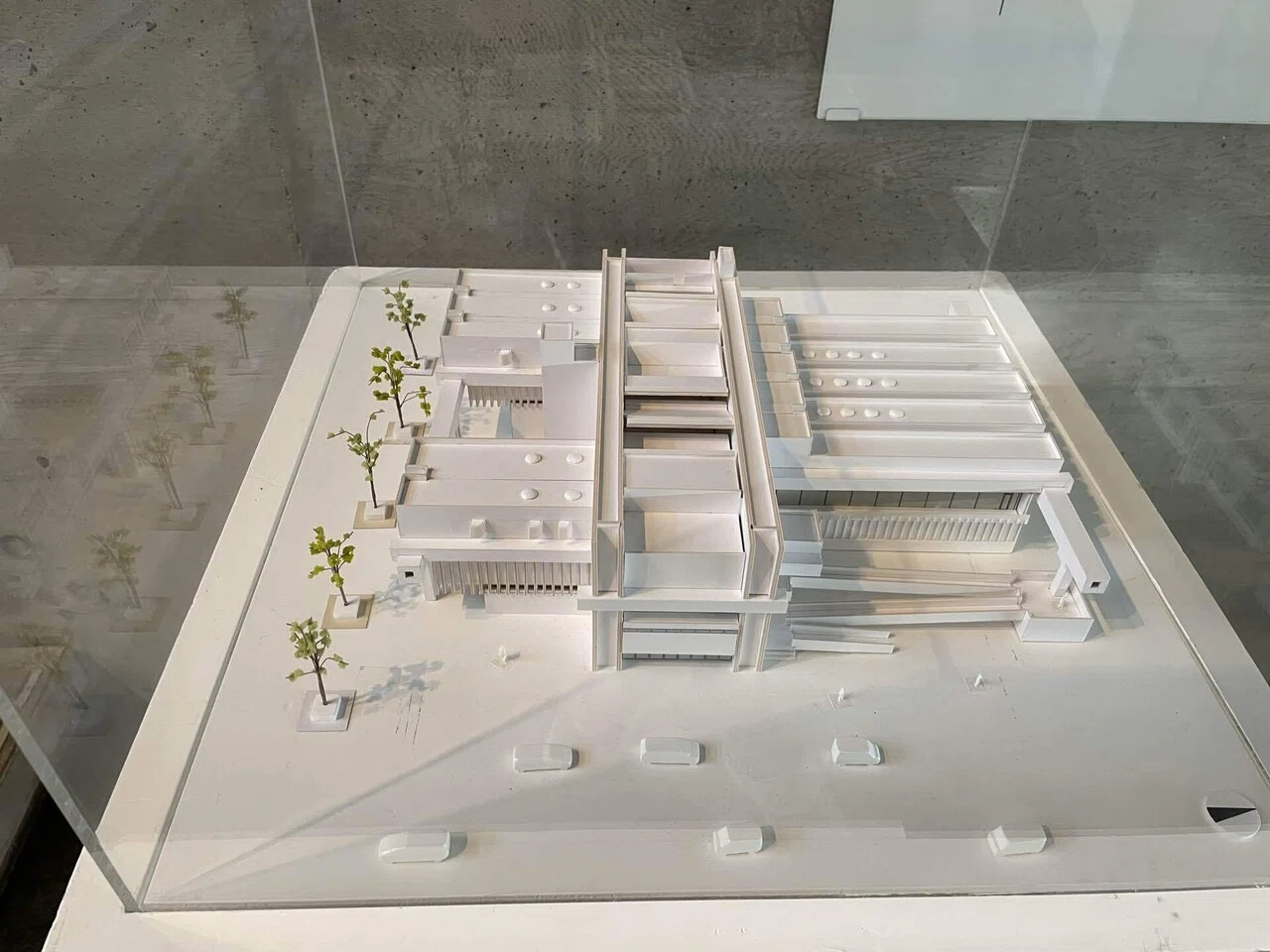 巨匠磯崎新が故郷大分市に設計した名建築「アートプラザ」｜ma1081