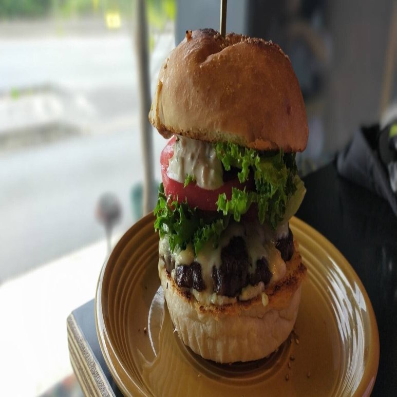 待ってでも食べたいハンバーガー「CaptainKangaroo」｜H&Adream Okinawa