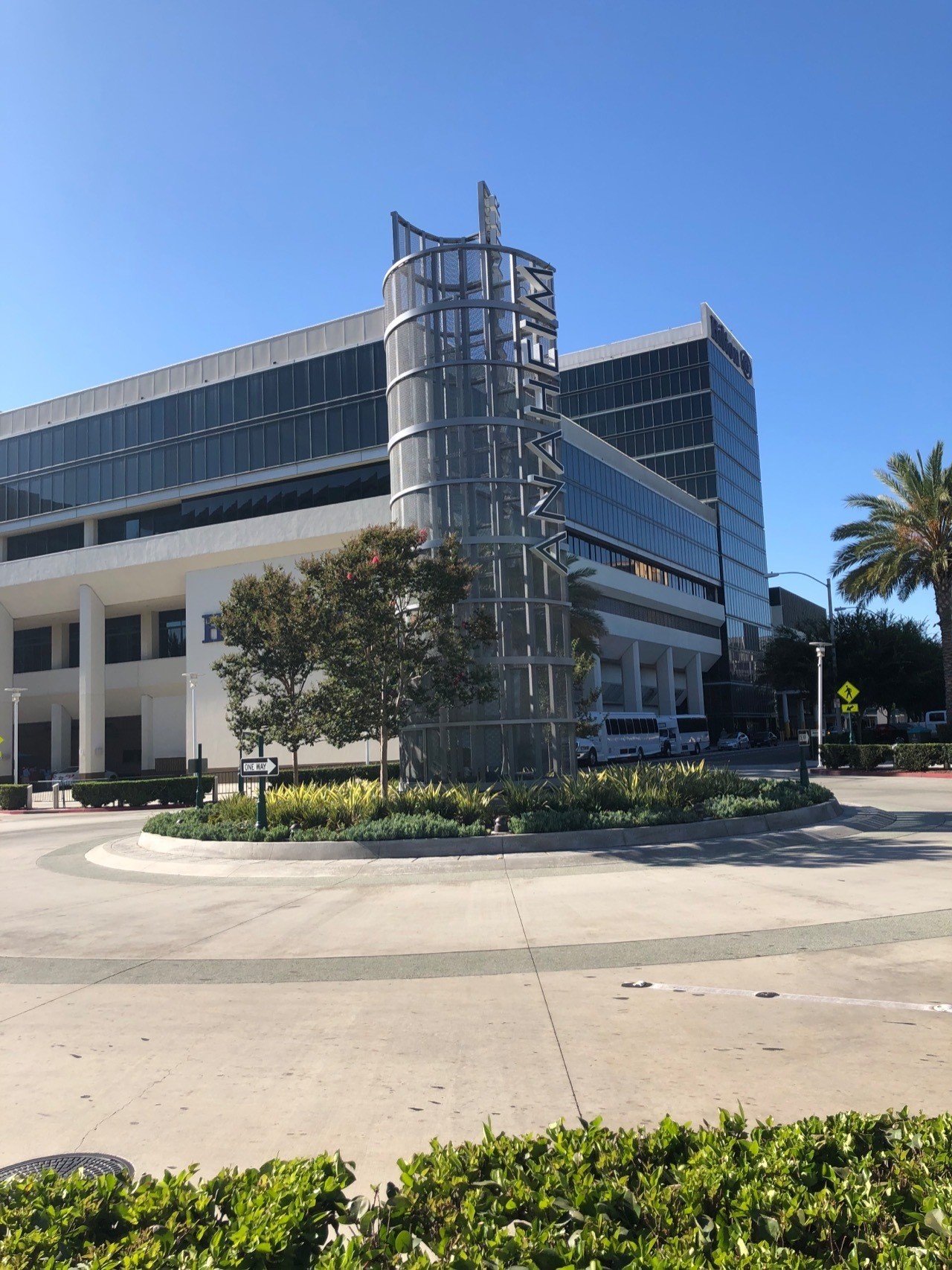 ロサンゼルスからアナハイムへの移動|上野 雄史|note