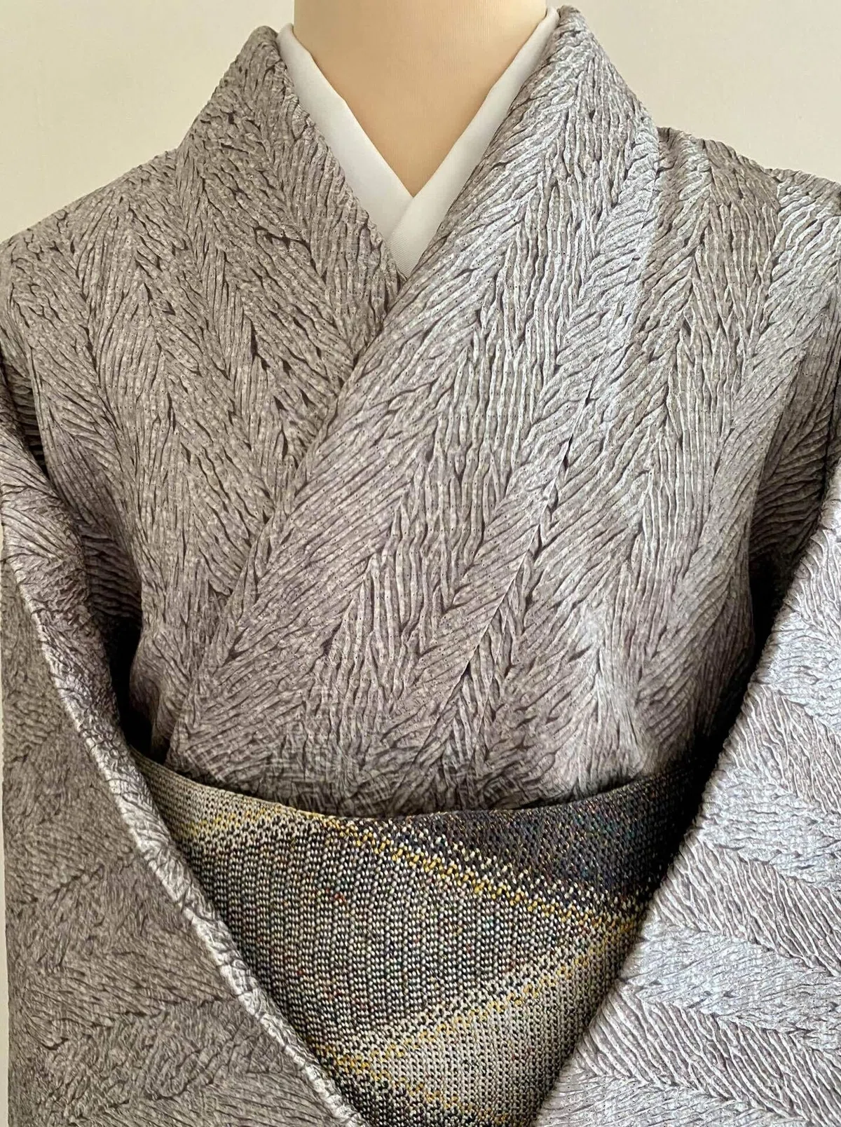 きぬたや藤娘杢目絞り小紋美品 わかり易
