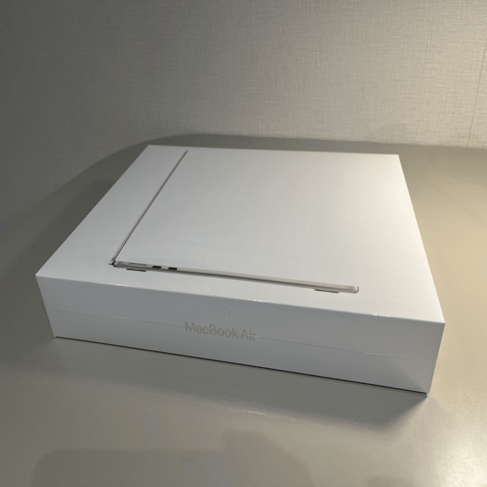 Tech】MacBook Air 開封の様子をただただお見せするだけの記事｜mick