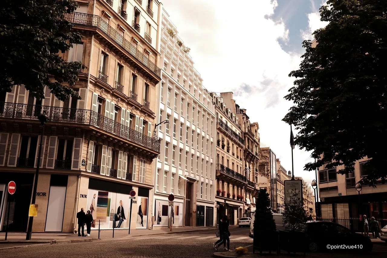 Paris 8th Arrondissement] Rue Bayard behind the Champs-Élysées