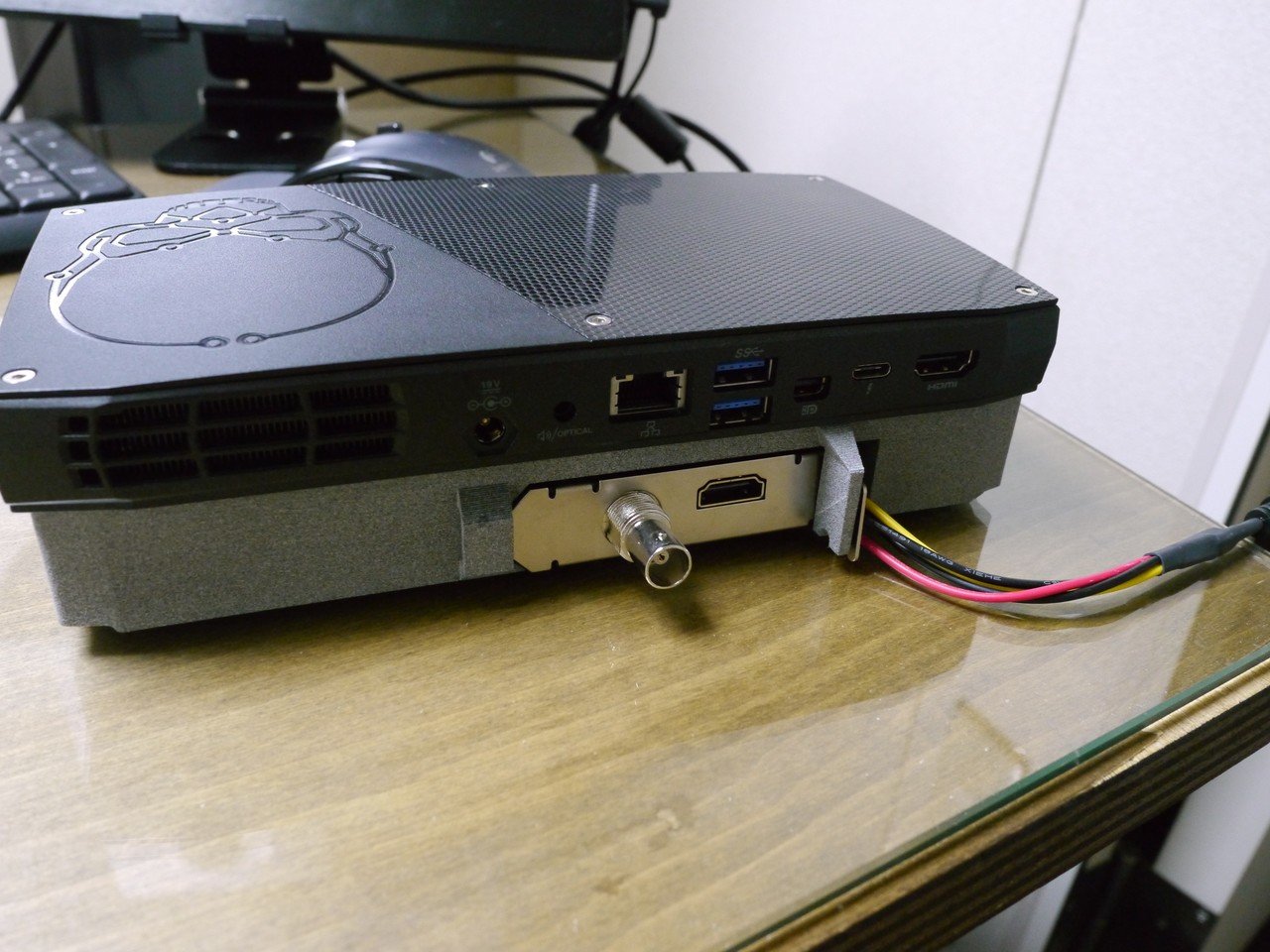 intel NUC6I7KYK (SKULL CANYON) に拡張シャーシを装着してPCI Express