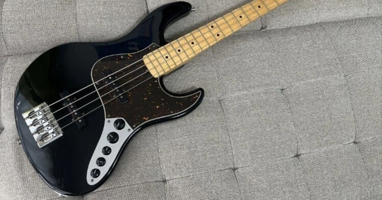 ESP AMAZE (電池カバー不具合有り) 貼れ