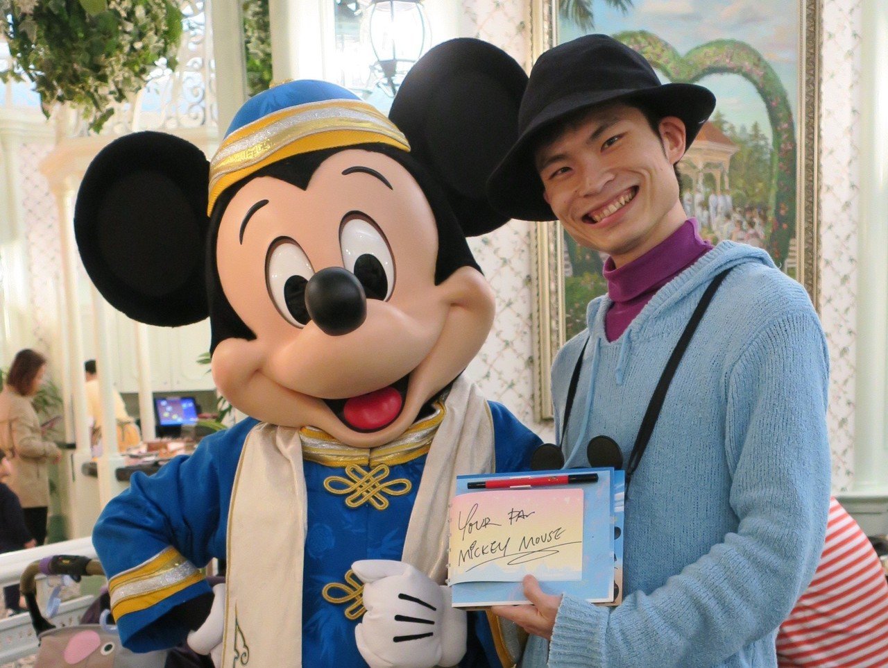 海外ディズニー旅行記】Part6:旧正月コスチュームのミッキー 海外ディズニー旅行記】Part6:旧正月コスチュームのミッキー