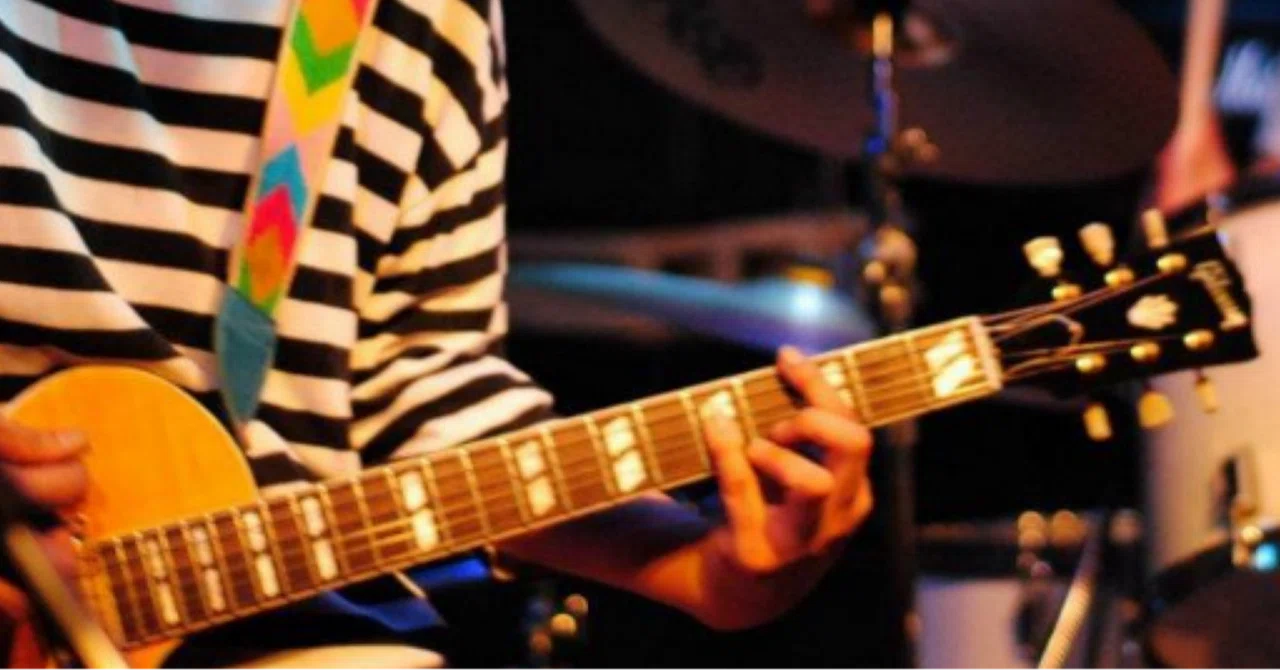 自分のライブ写真で振り返る。ギターについて。レスポール、SG