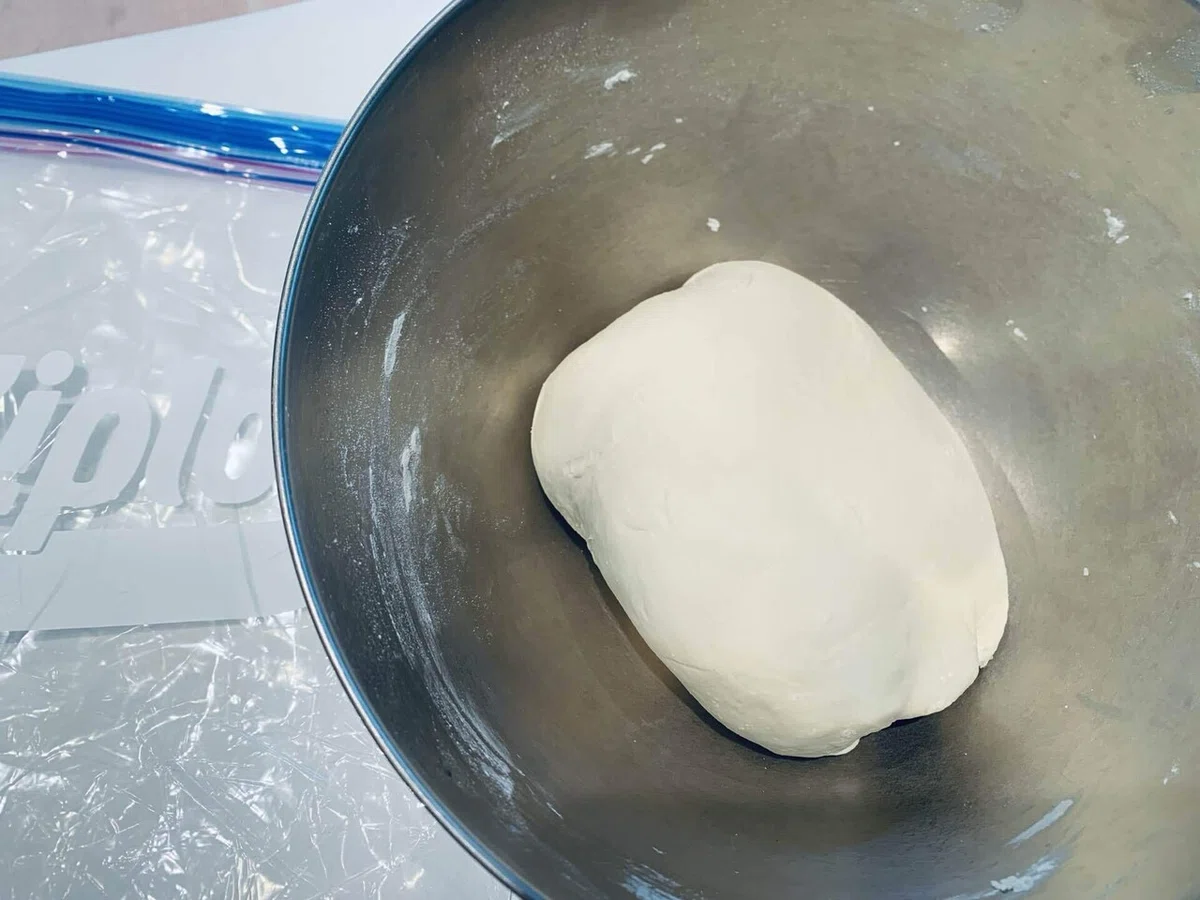 自宅で手打ち讃岐うどんうどん玉を捏ねて作る