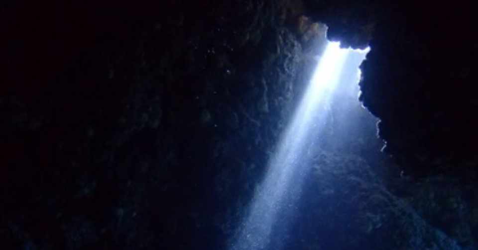 「光 一筋の」の画像検索結果