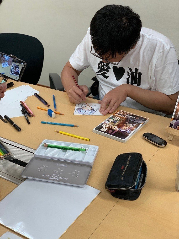 イベント裏レポート 台湾の人気漫画家のサイン会で真夏に冷や汗をかいた話 ワニブックス Note イベント裏レポート 台湾の人気漫画家のサイン会で真夏に冷や汗をかいた話 ワニブックス Note