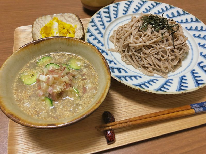 気張らずに ズボラ男飯 冷汁そばと ピリ辛生姜焼き 独り言付き もじゃ 器好きな男子の日常 Note