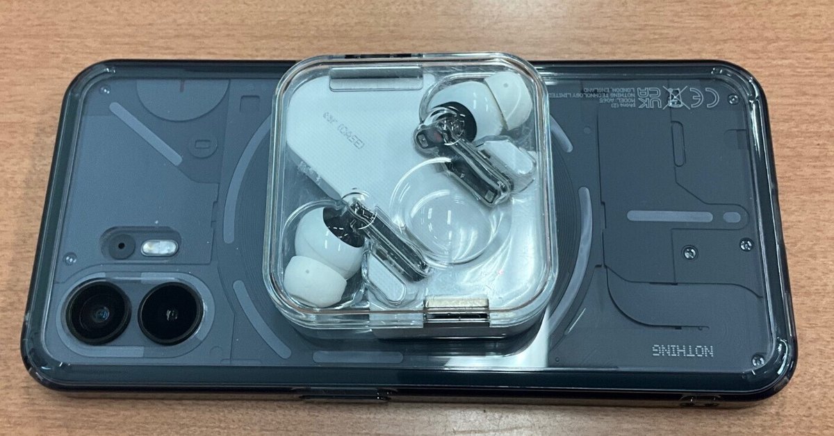 Nothing Ear ホワイトと Spigen のケースセット Nothing Ear ホワイトと Spigen のケースセット 噂のSpigenのケース