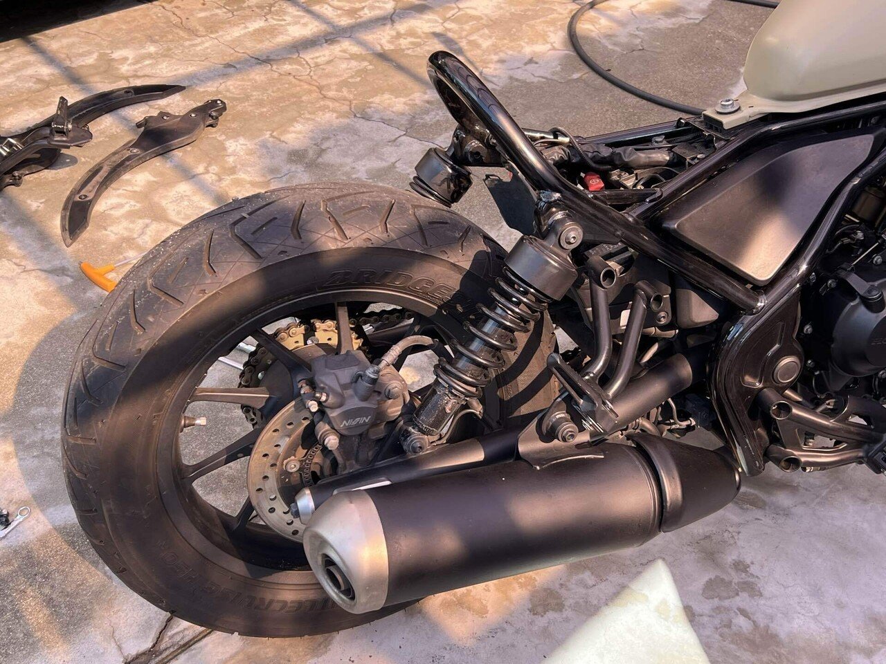 ホンダ レブル250 左右 リヤフェンダーステー 中古 （デイトナ