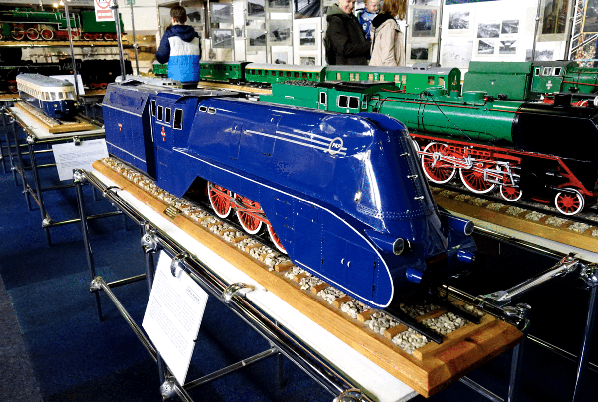 蒸気機関車や装甲列車を展示 ワルシャワ鉄道博物館 【ポーランド 蒸気機関車や装甲列車を展示 ワルシャワ鉄道博物館 【ポーランド