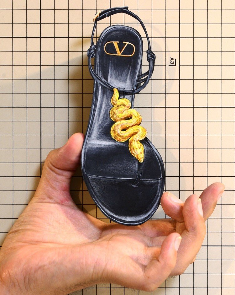 Shoes：01370 “VALENTINO” Snake-Buckle Leather Sandal（Resort 2020）