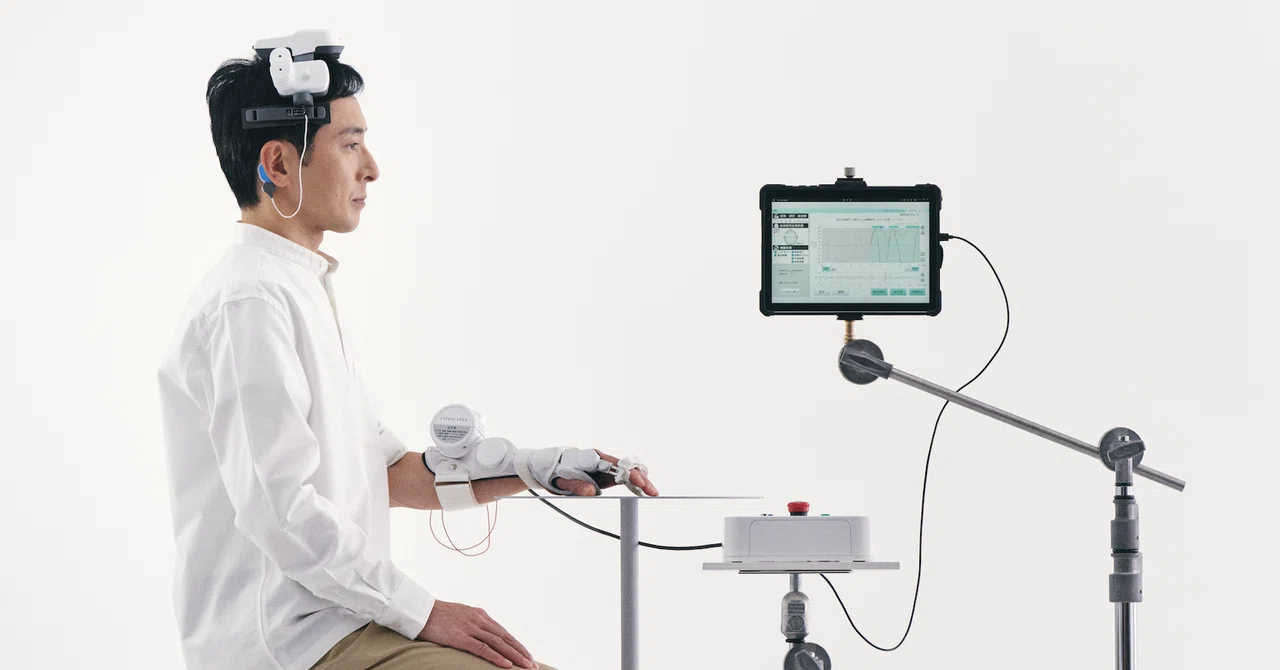 Bmi Interface Brain-Machine Interface の技術を応用した医療機器「LIFESCAPES 医療用 BMI(手指タイプ)」、日本における ...