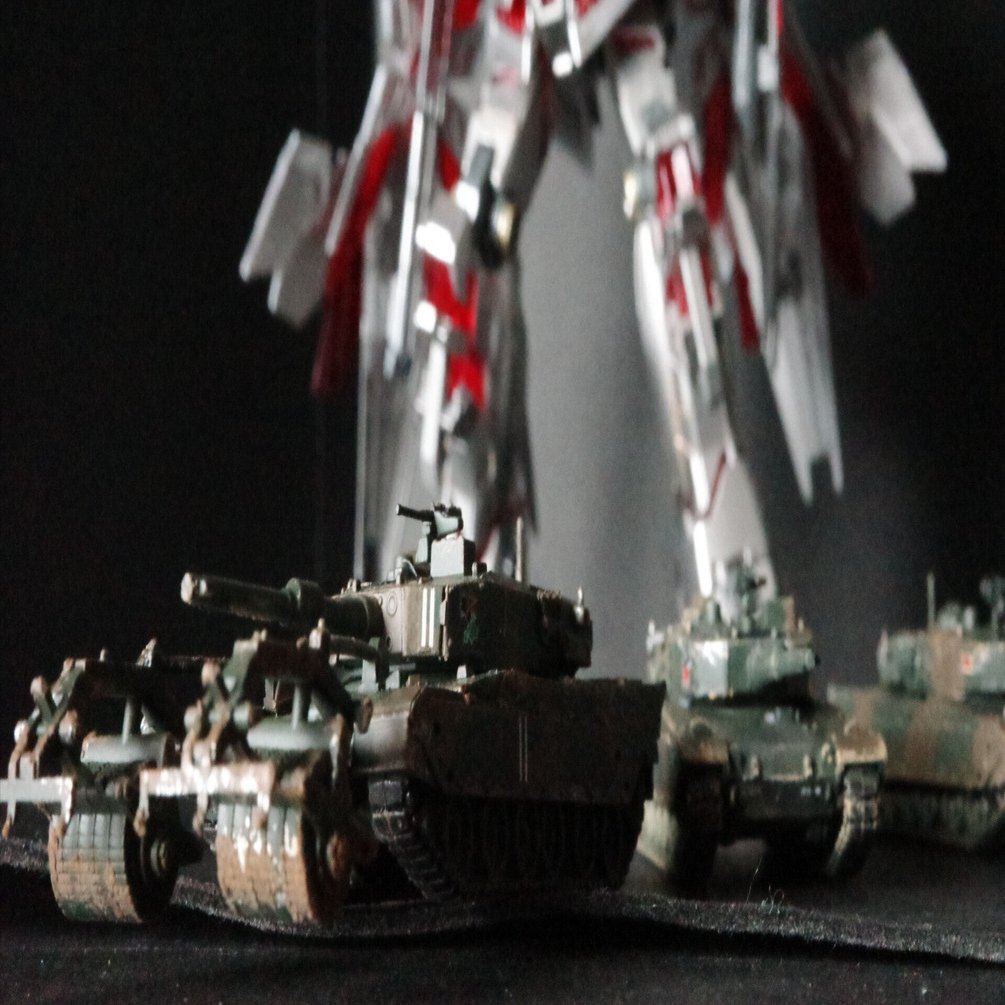 1/144 戦車　各種 1/144陸上自衛隊90式戦車を完成させてユニコーンガンダムと並べてみた