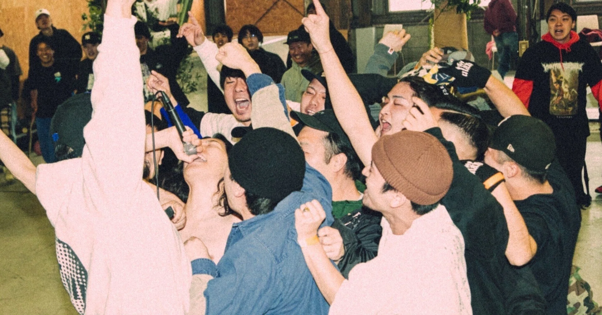 色々な音楽に触れている時間の方が長いのに、なぜハードコアにこだわっ